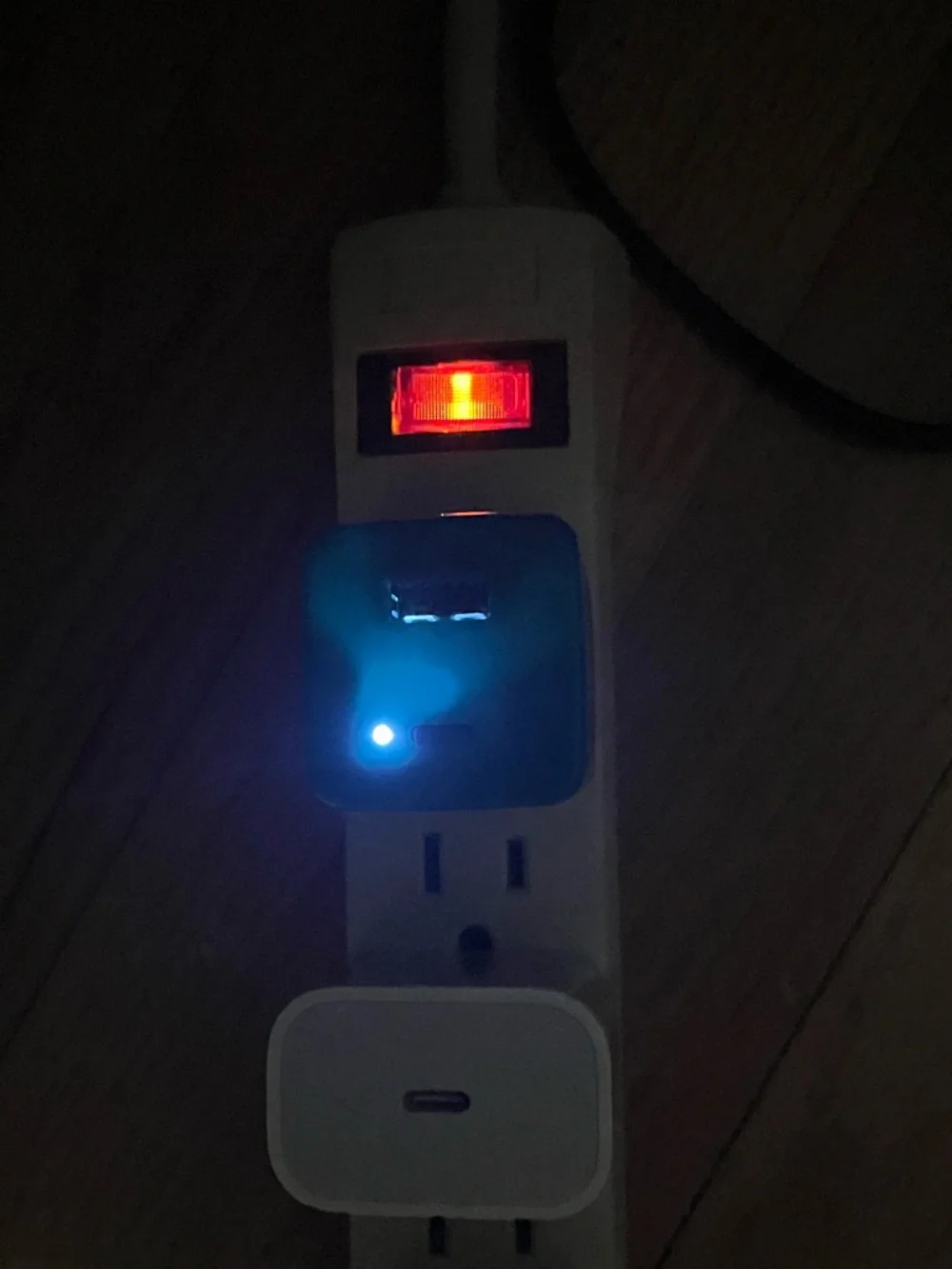 2-Port Charging Cube 20W USB-A & USB-C Ports